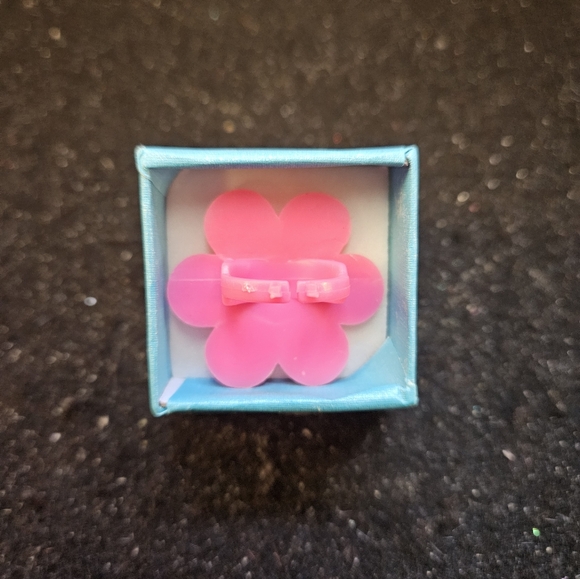 Ring - Picture 2 of 2